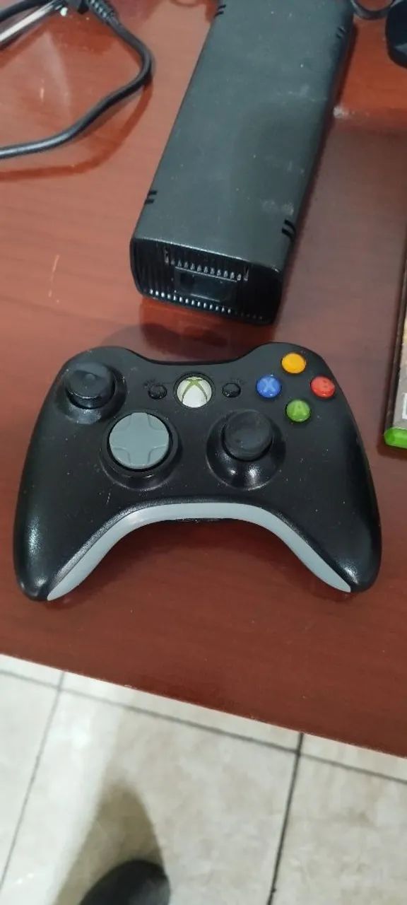 Xbox 360 slim bloqueado com gears 2 original - Foto 4