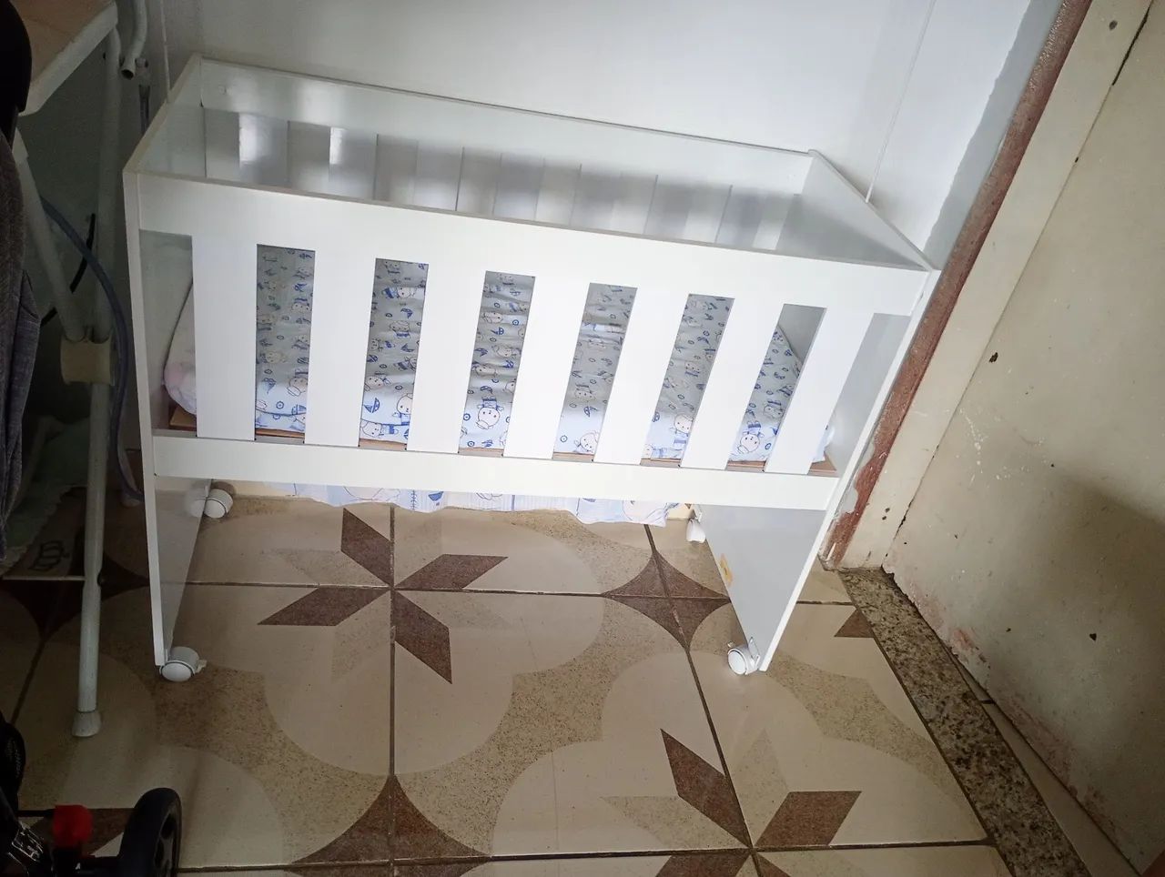 Vendo um Mini berço 65171913596290120