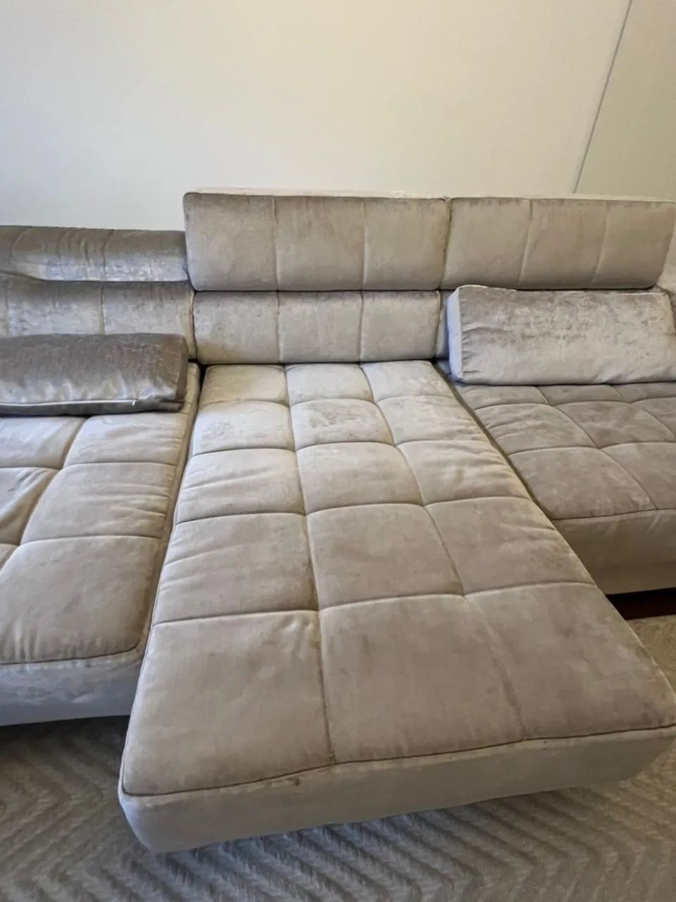 VENDO SOFÁ GRANDA E CONFORTÁVEL.