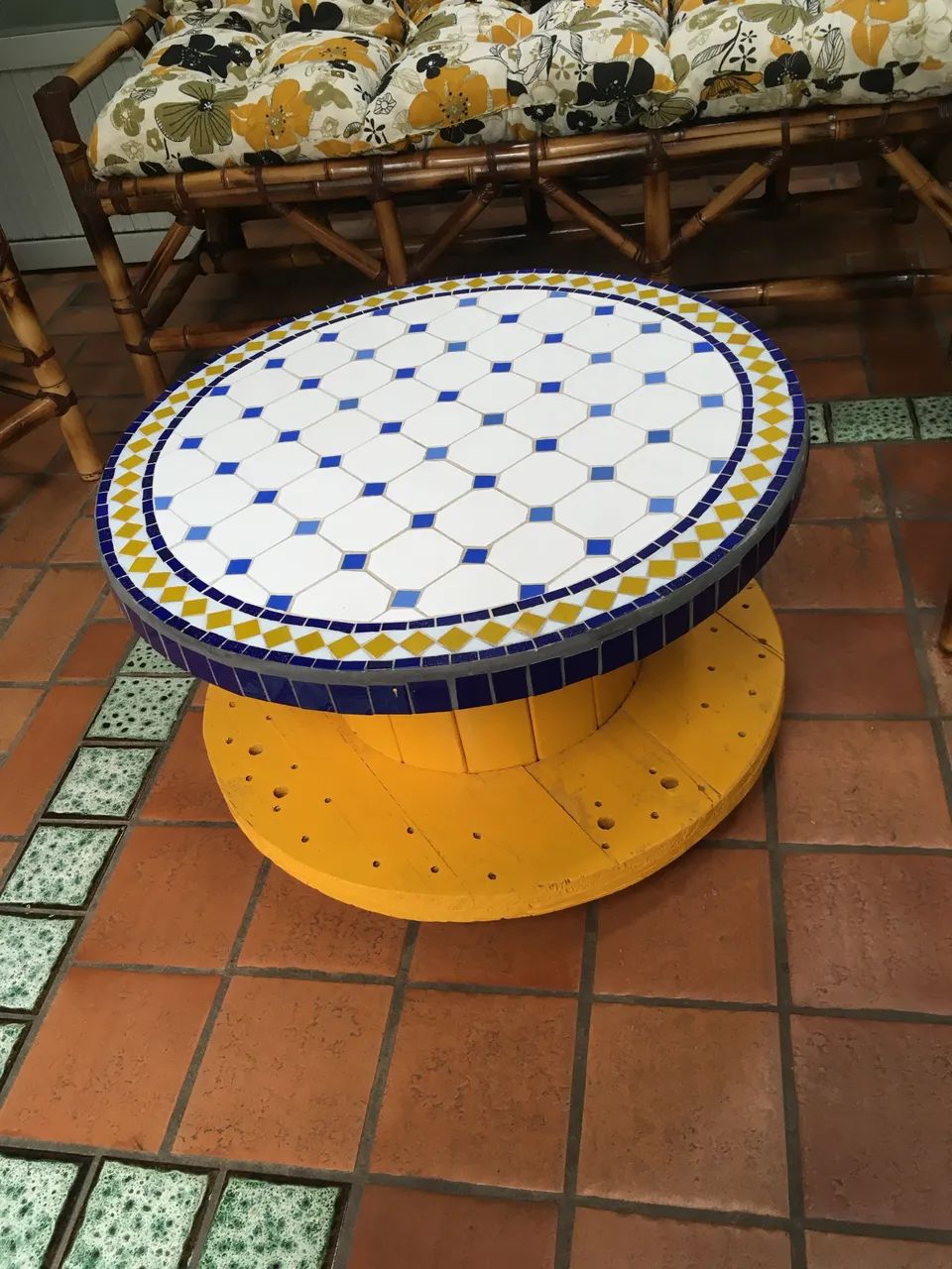 Mesa de centro mosaico em carretel - Foto 3