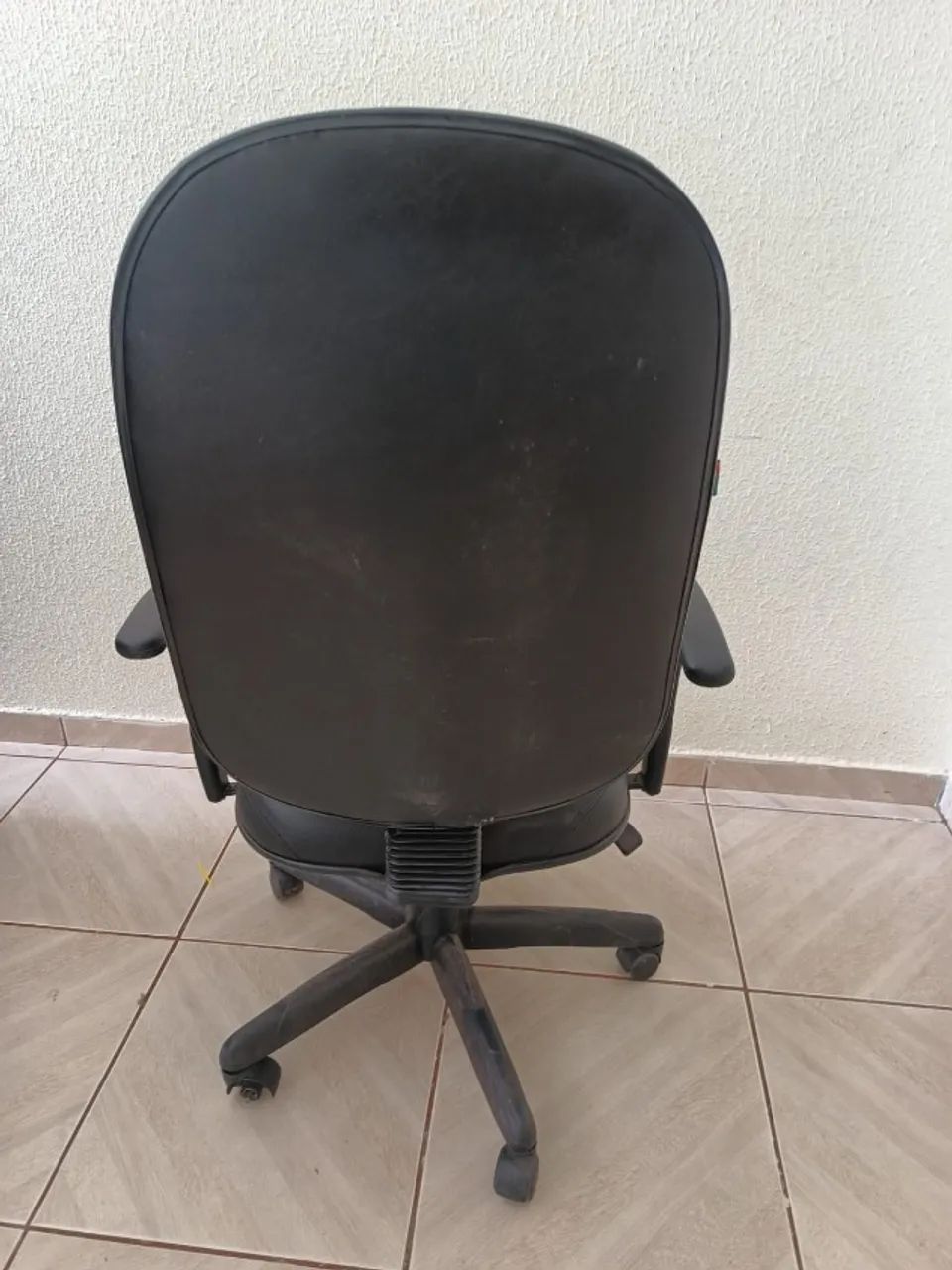 Cadeira com Rodinhas - Não Entrego. - Foto 2