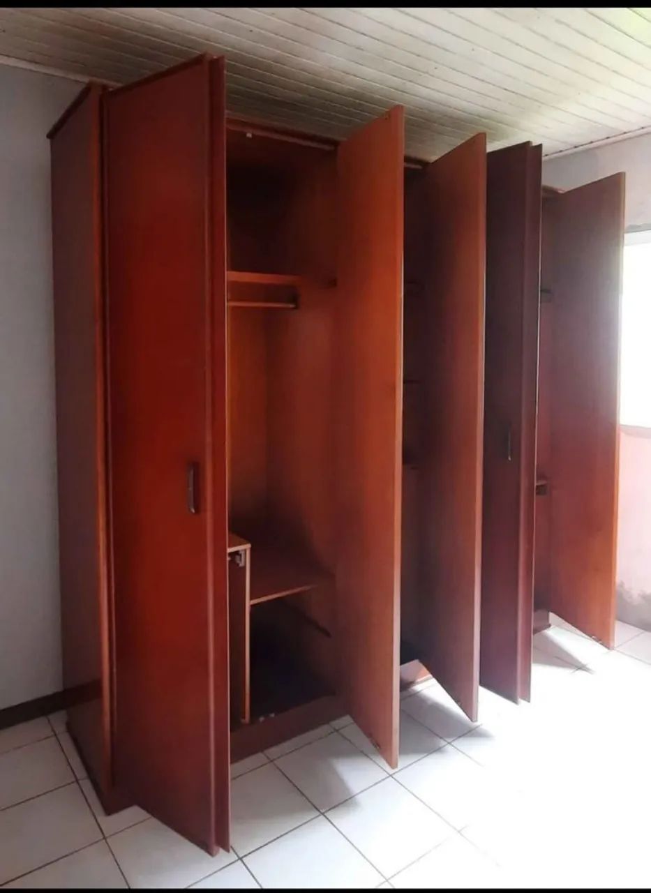 Roupeiro 5 portas em Mogno conservado - Foto 4