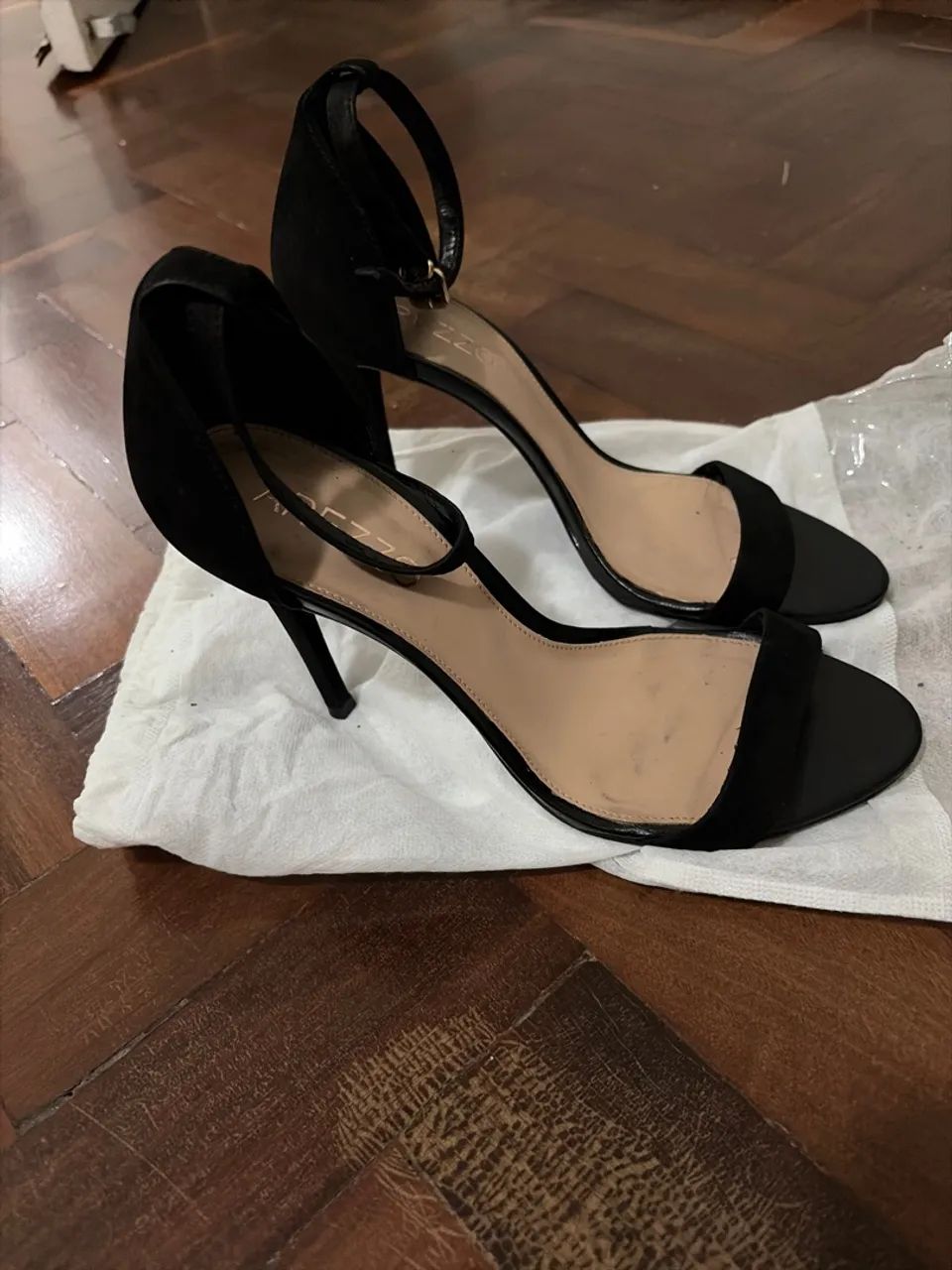 Sandália Arezzo Isabelli preta - Foto 5