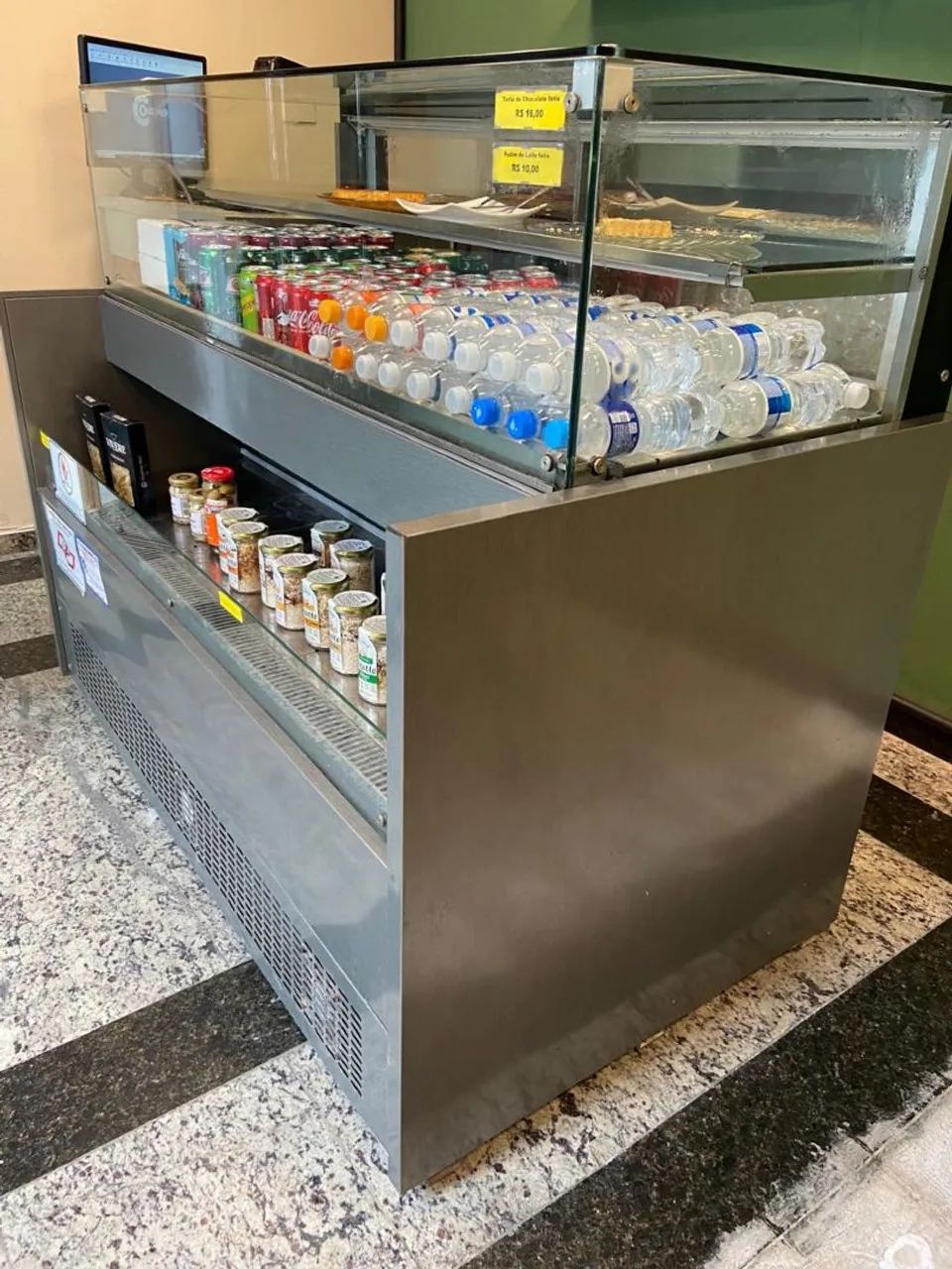 Geladeira expositora 
