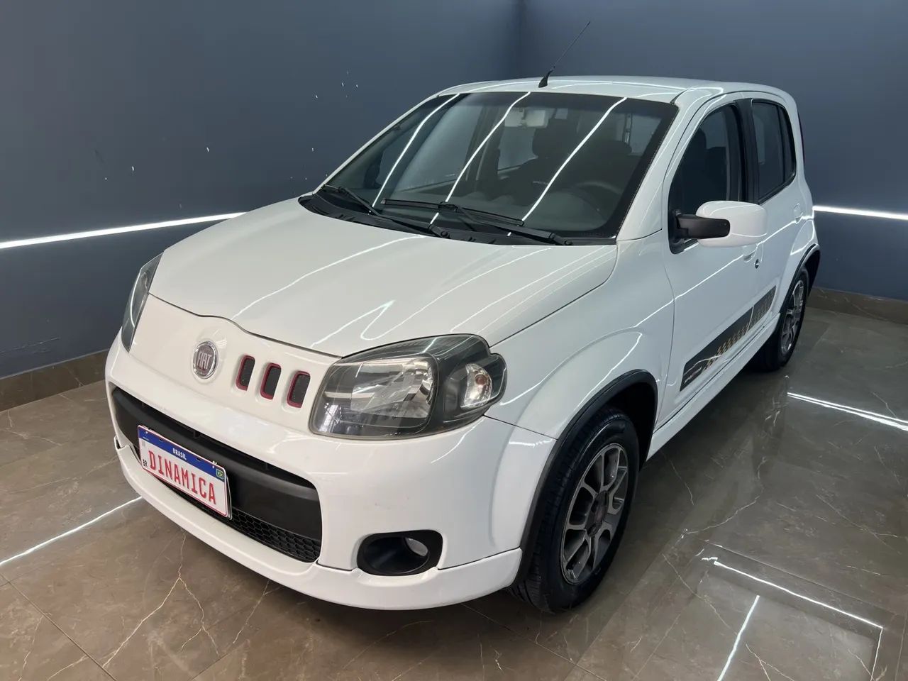 Fiat Uno Sporting 1.4 EVO Fire Flex 8V 4P 2013 - Foto 3