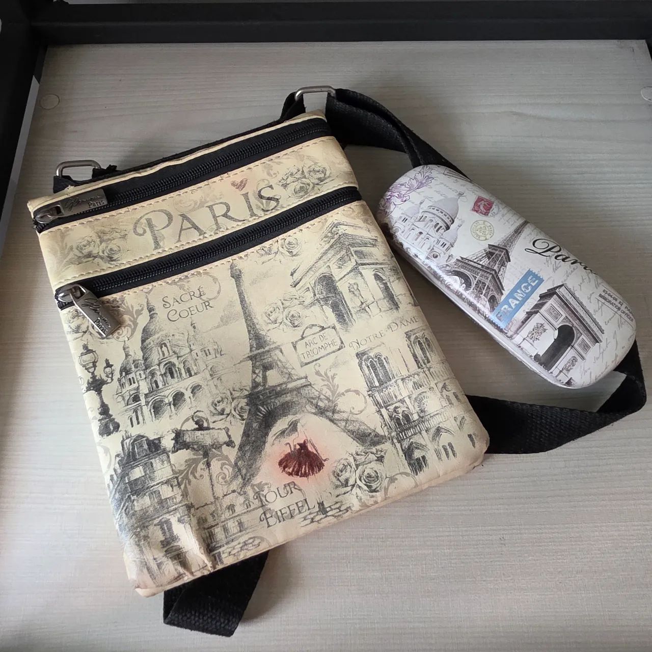 Bolsa Transversal + Porta-Óculos Paris 
