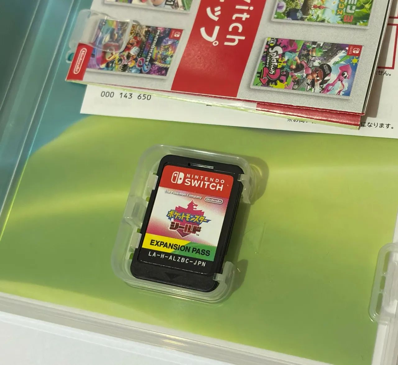 Reservado Pokémon Shield + Expansion Pass Nintendo switch textos em inglês  - Foto 2