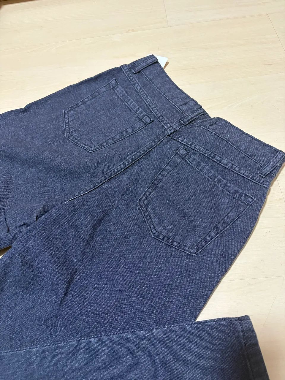 calça jeans cargo n38 cinza escuro - Foto 4