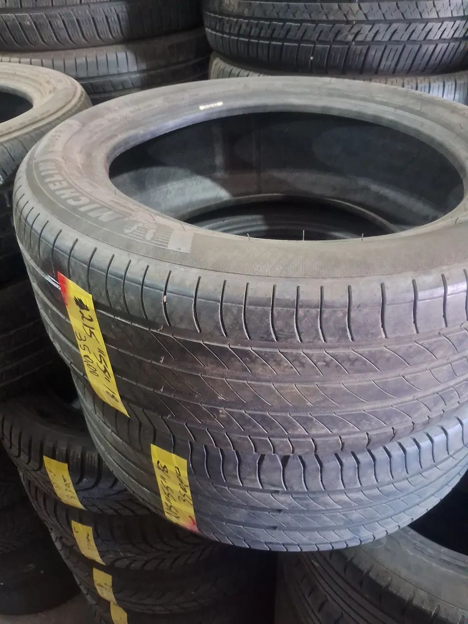 2 pneus Michelin 215/55/18 seminovos - Peças para carros, vans e