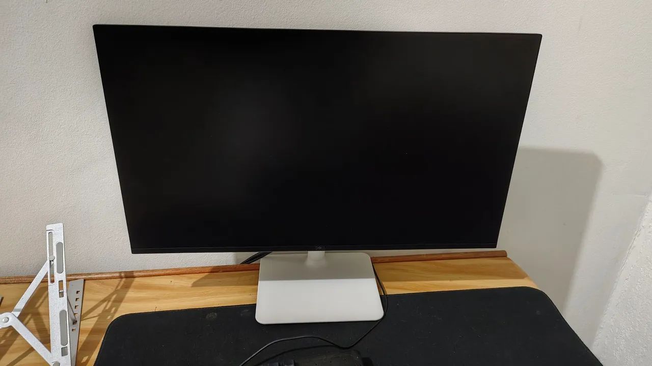 Monito dell 24" com som estero 
