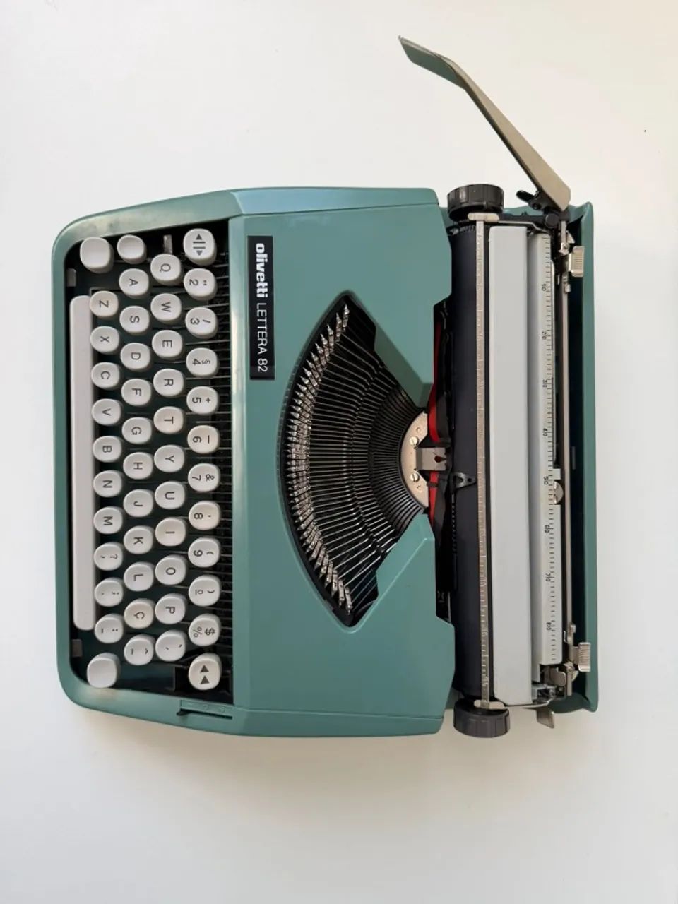 Máquina de Escrever Olivetti Lettera 82 - FUNCIONANDO E REVISADA - Foto 4