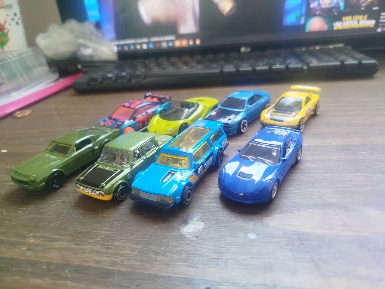 Lote com 8 Hot Wheels LOOSE - 1:64 - Foto 2