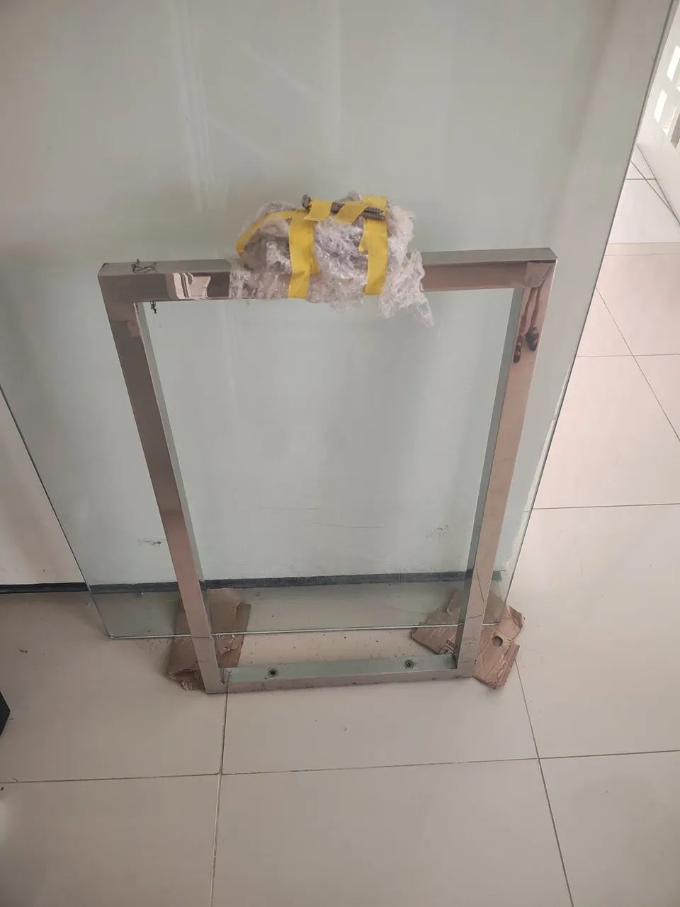 Mesa em vidro e perna em inox!  - Foto 2