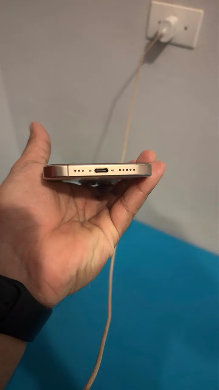 iPhone 16 pro 256 GB - Foto 4