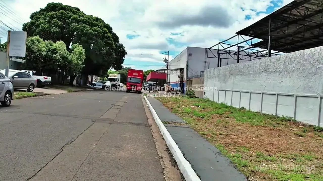 Alugo terreno medindo 2 mil m² - Foto 2