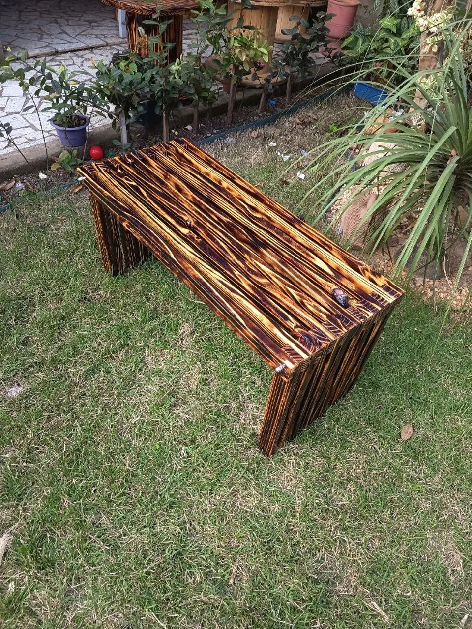 Banco ripado para jardim e varandas com verniz marítimo . - Foto 4