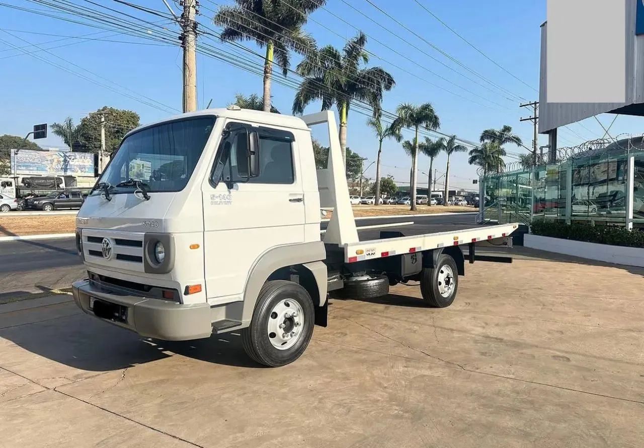VW 5.140 PLATAFORMA GUINCHO 