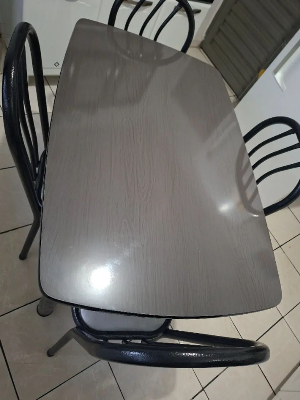 Mesa de Cozinha ou Jantar com 4 Cadeiras
