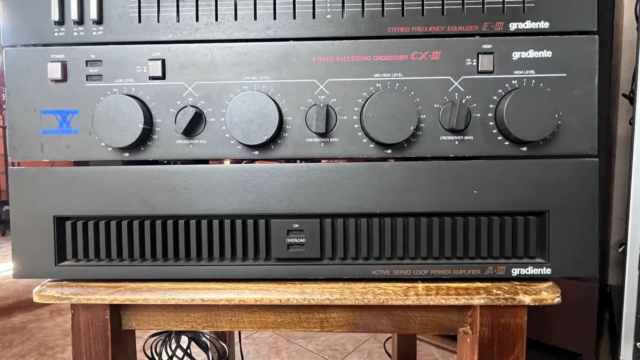 Gradiente esotech (tuner, crossover, amplificador A1, tape deck D2, equalizador) - Foto 3