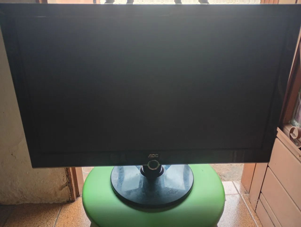 Monitor AOC 23 pol usado - Foto 2