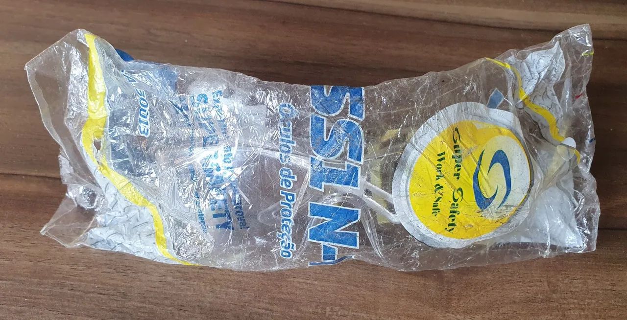 Vendo óculos de proteção.