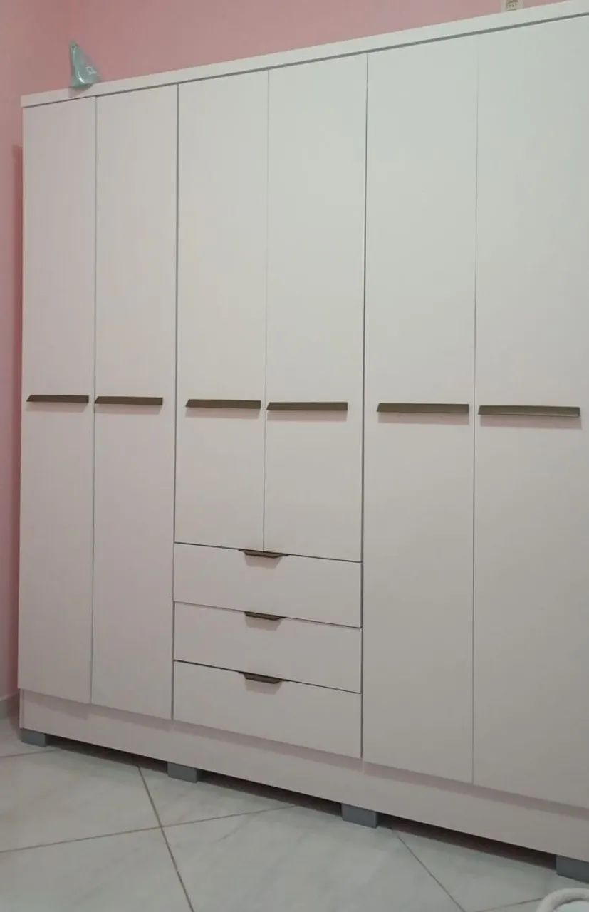 Guarda roupa 6 portas 