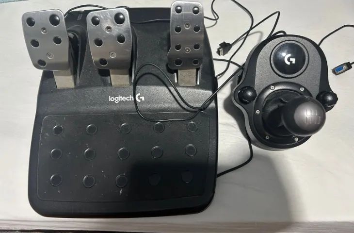 Volante e Pedais Logitech G29 Driving Force com Force Feedback - Foto 3