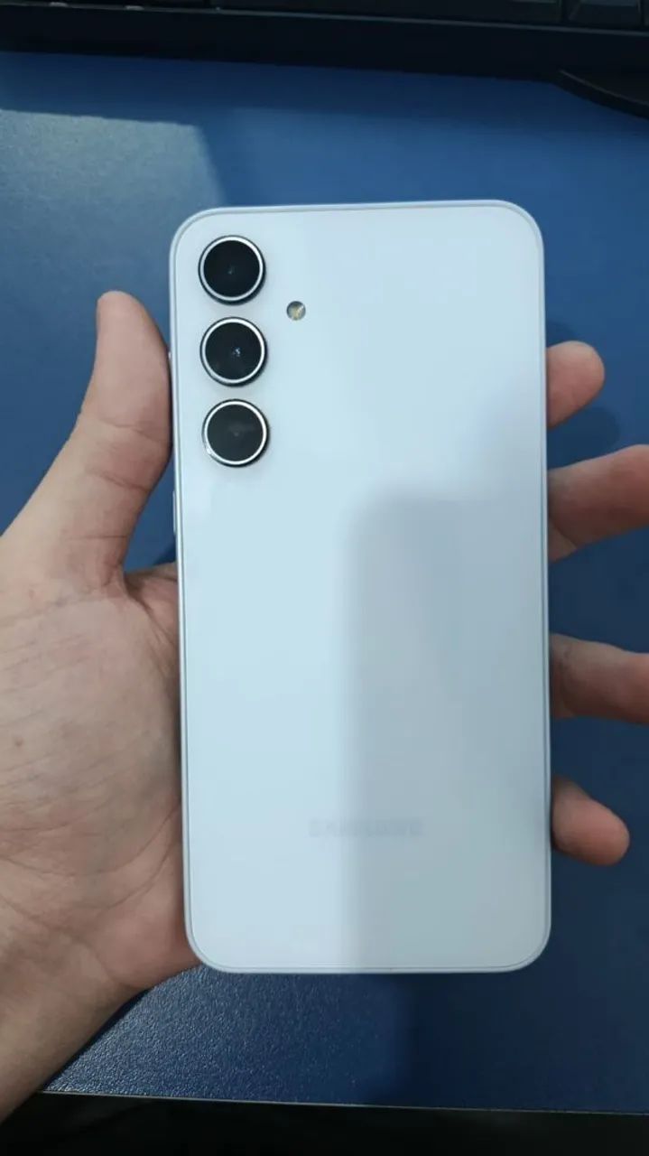 Celular Samsung, modelo A35, com 128gb, 6g de ram