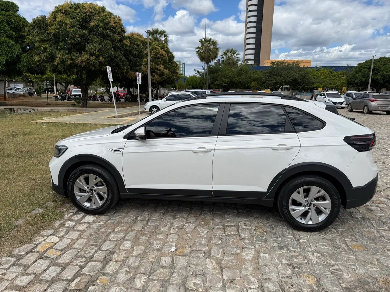 Volkswagen Nivus COMFORTLINE 1.0 200 TSI FLEX AUT. 2023