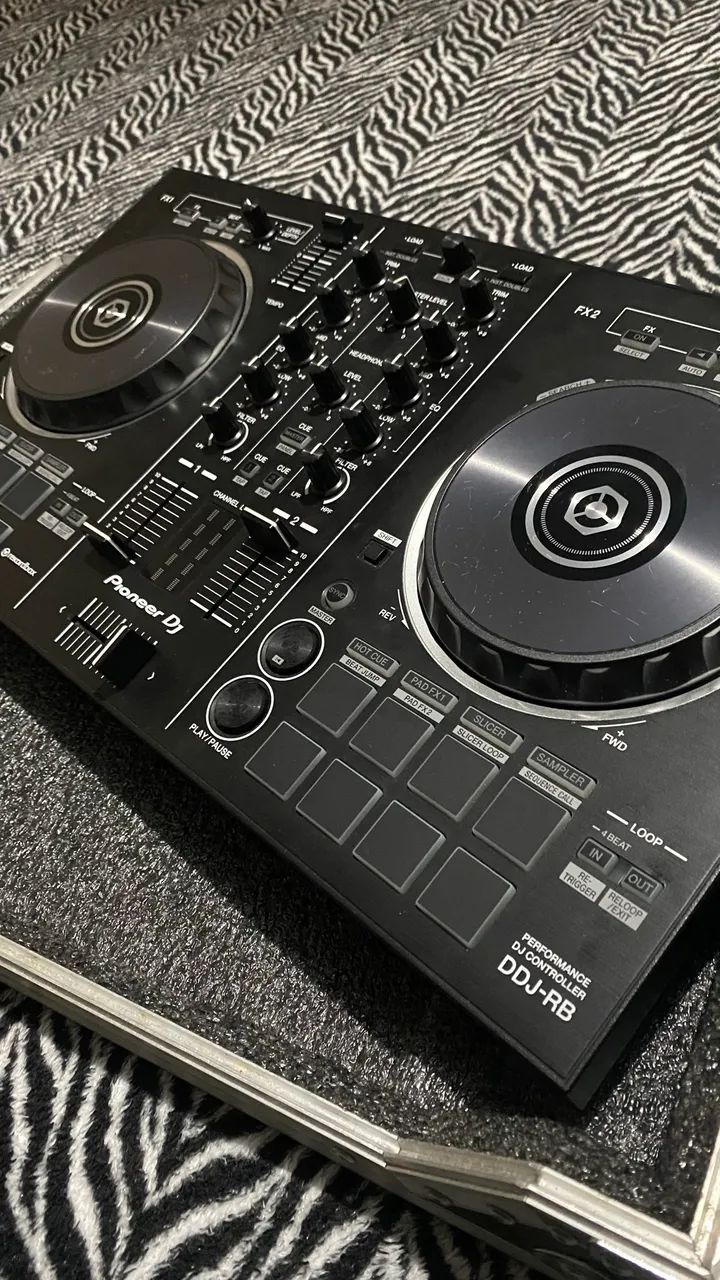 Controladora DDJ-RB com Hard Case Maleta Pionerr - Foto 3