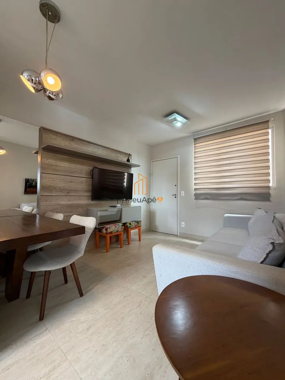 Apartamento de 2 quartos com suíte para alugar no Serrano!