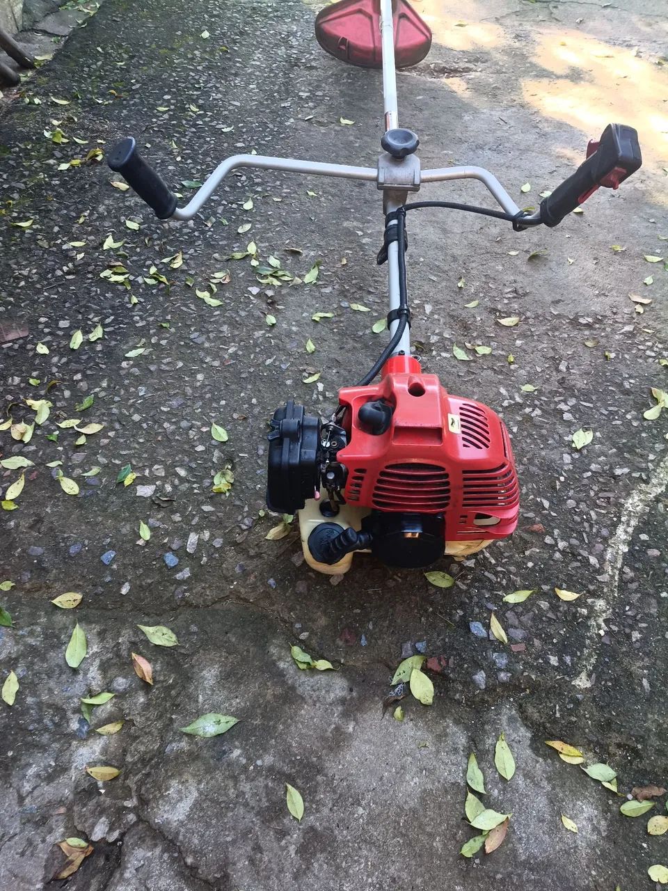 Vendo roçadeira em ótimo estado  - Foto 3