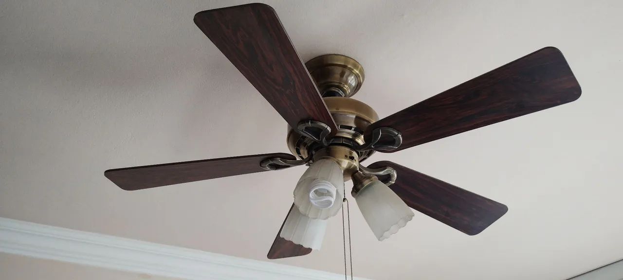 Ventilador de teto Hunter com luminária, 5 pás - Foto 2