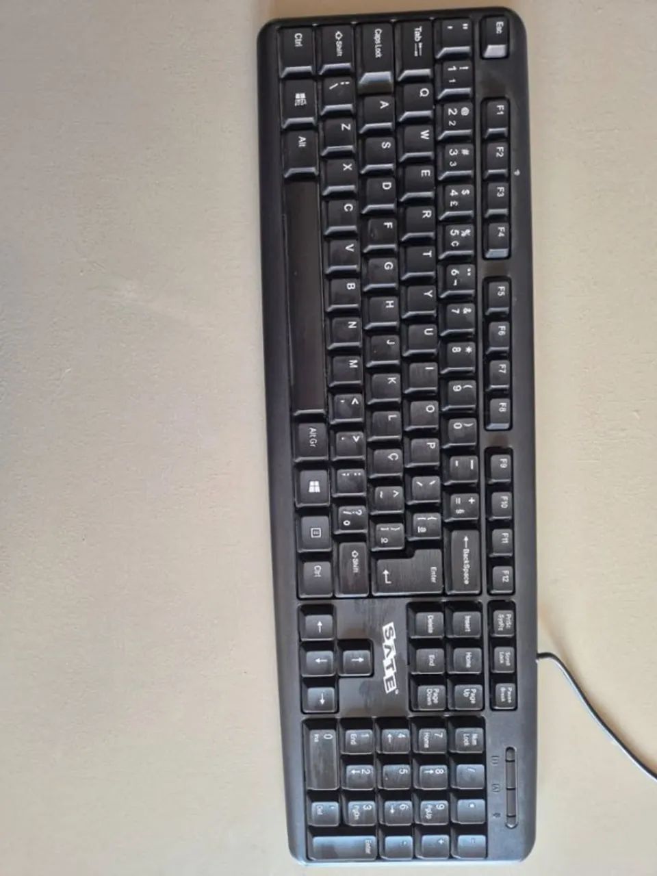 Teclado USB Satellite Preto Básico (ABNT2 com Ç) - Usado e Funcionando