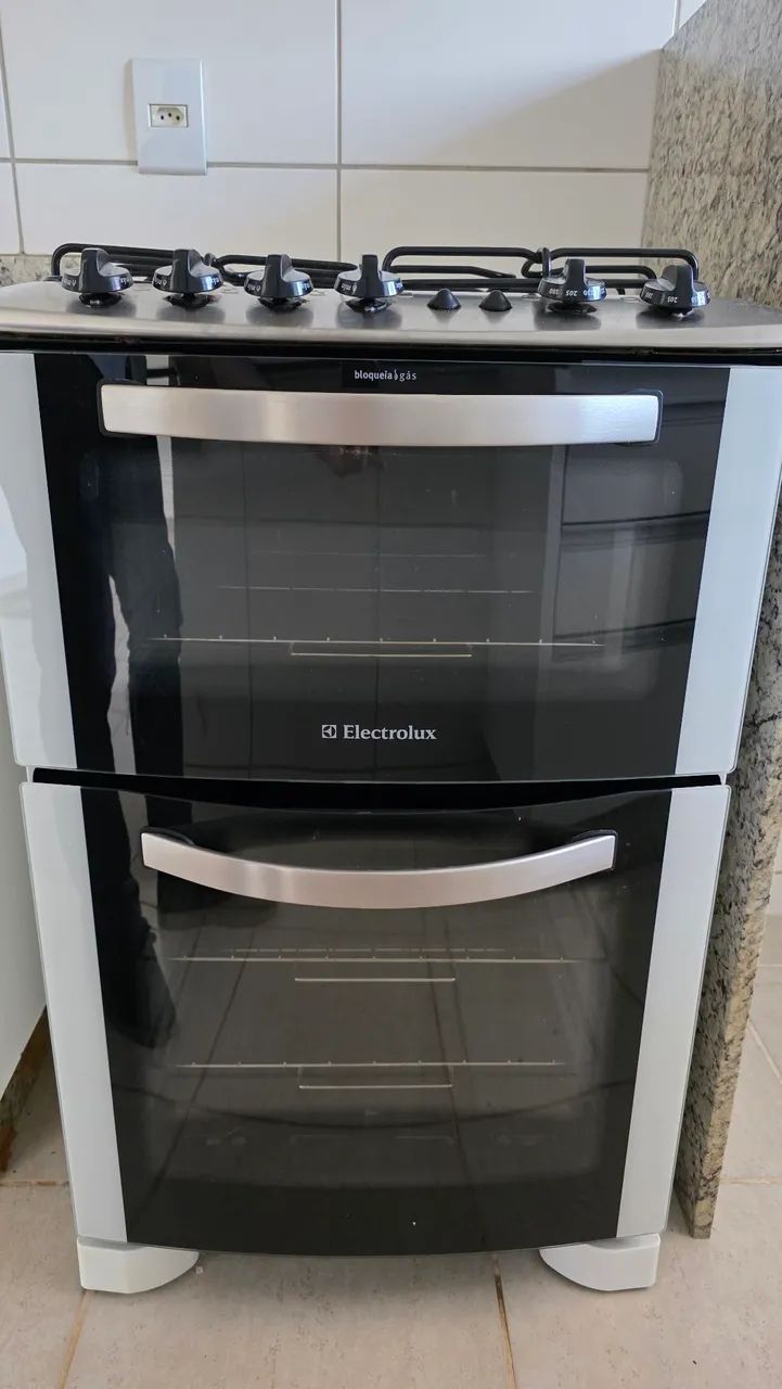 Fogão Electrolux Forno Duplo e 4 bocas - Foto 3