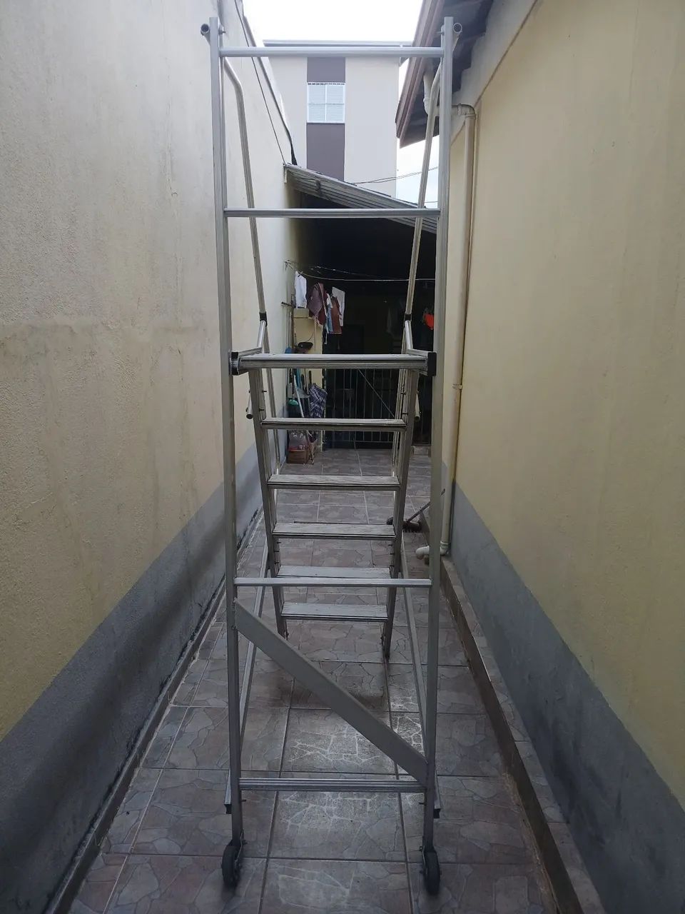 Escada alumínio com plataforma Industrial  - Foto 2