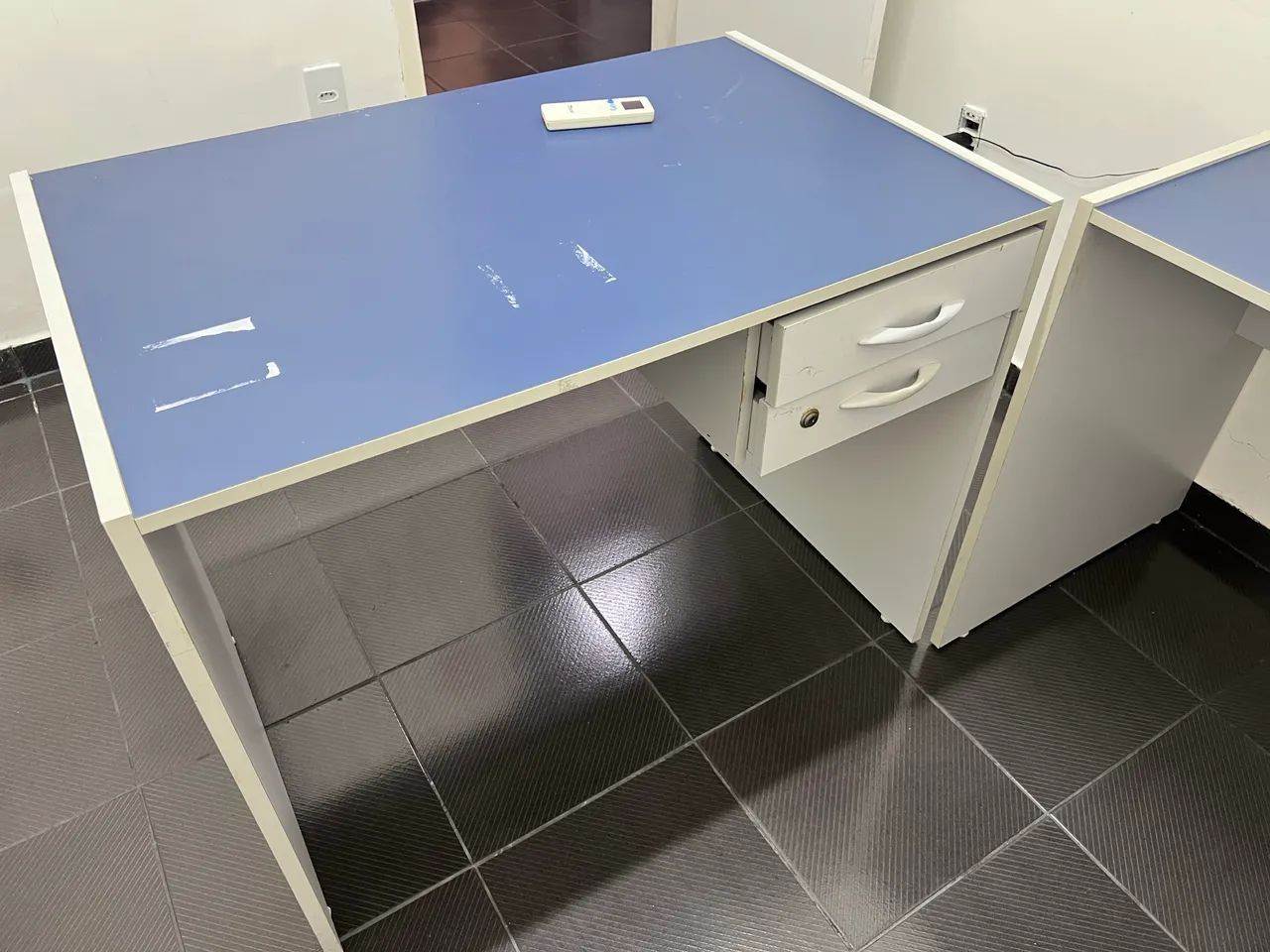 Desks65115402983809120