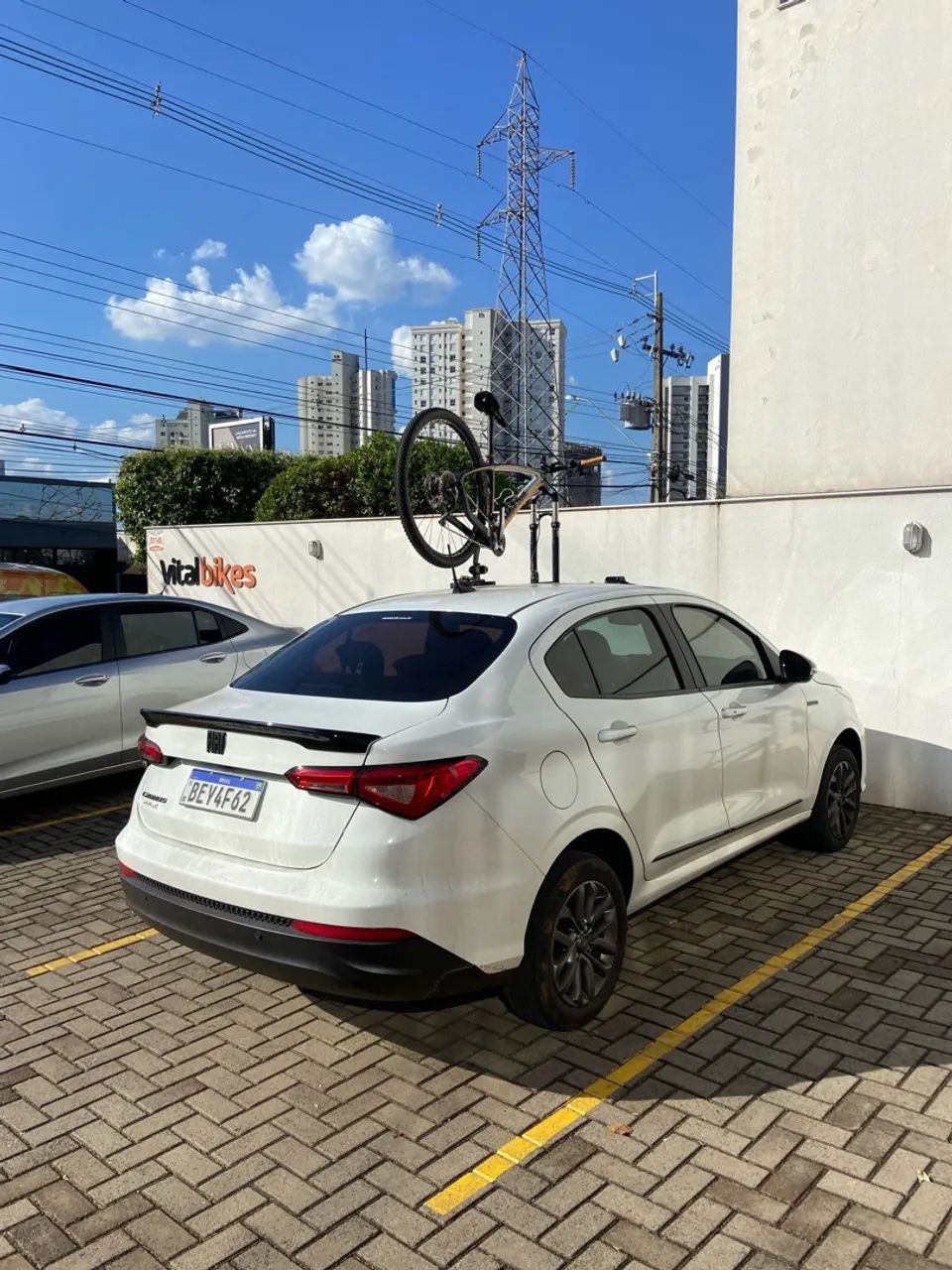 Suporte com ventosas para transporte de bicicletas - Foto 4