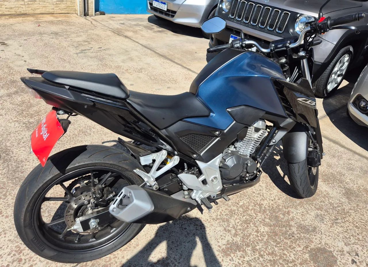 Honda Cb300F Único Dono - Foto 4