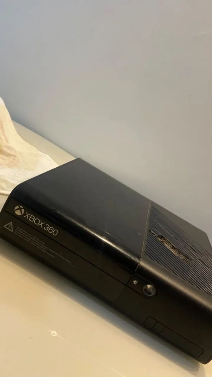 XBOX 360 SUPER SLIM