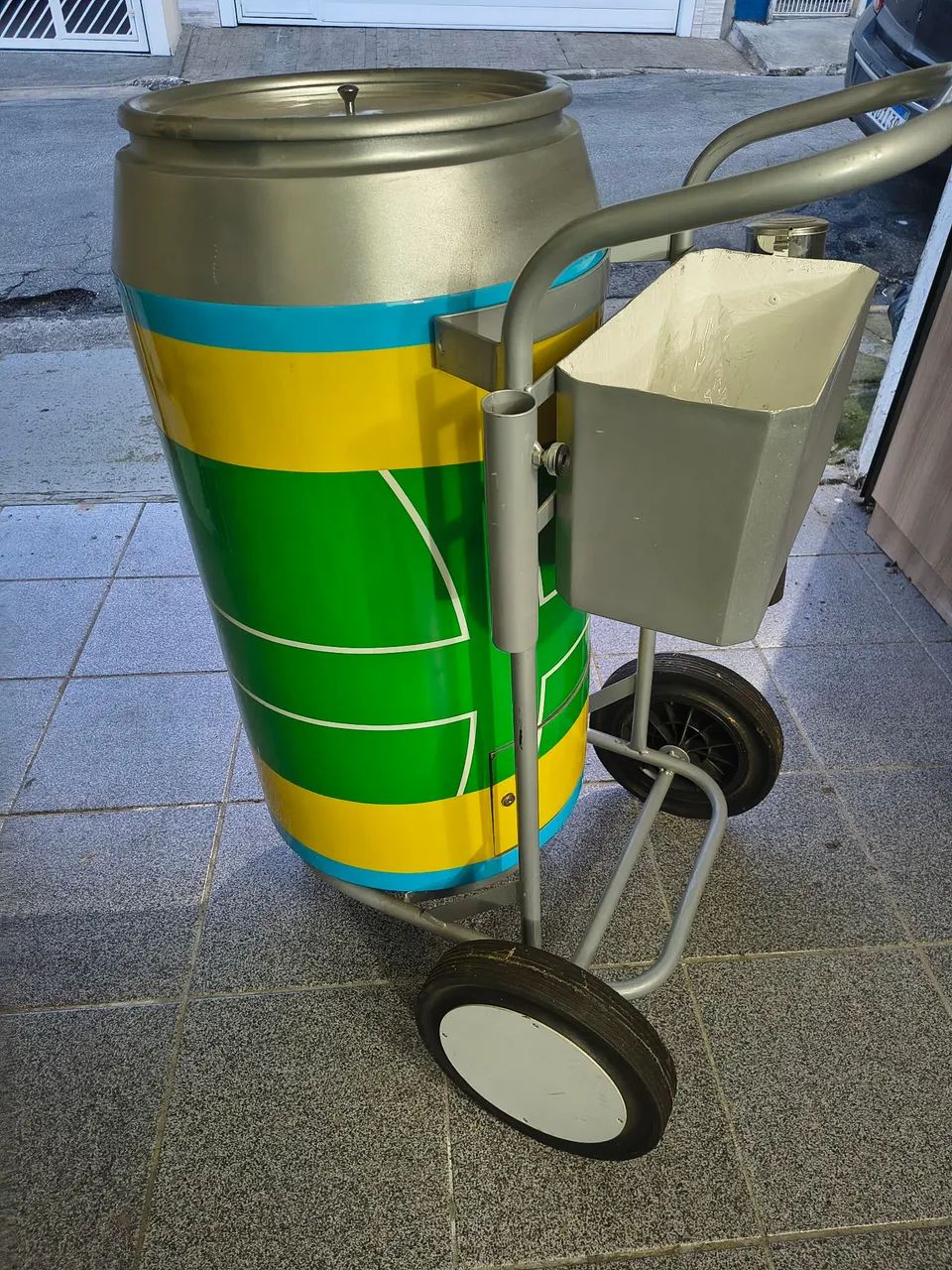 Vendo Cooler, com carrinho metálico e rodízio. - Foto 4