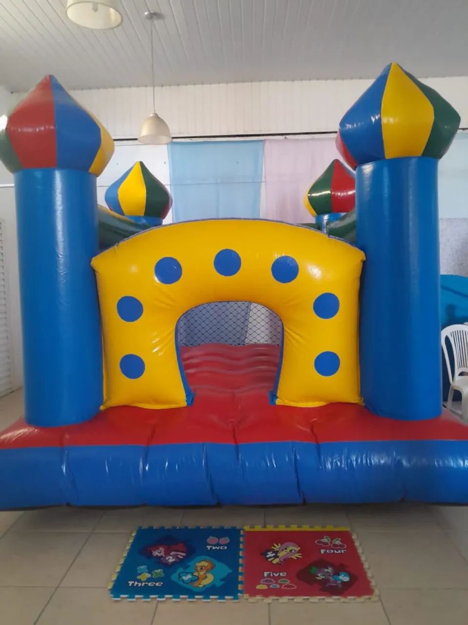 Aluguel de brinquedos e barracas de lanches 