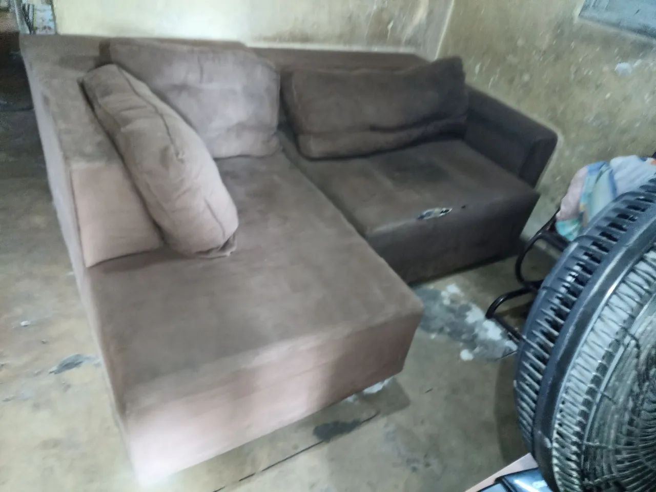 Vendo sofá 150$