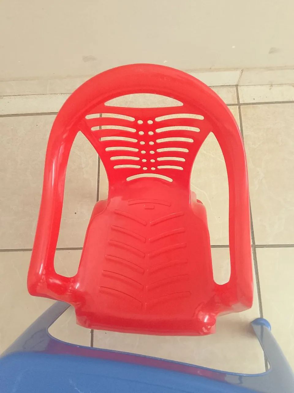 Vendo mesa com cadeira infantil e mesa de macarrão  - Foto 3