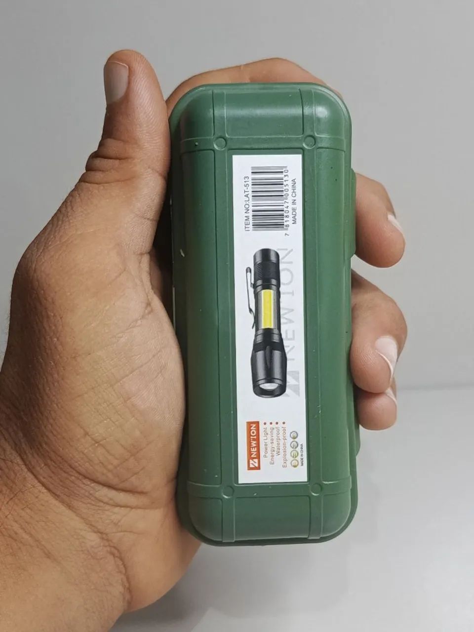 Mini Lanterna LED Recarregável USB + Case - Forte e Portátil