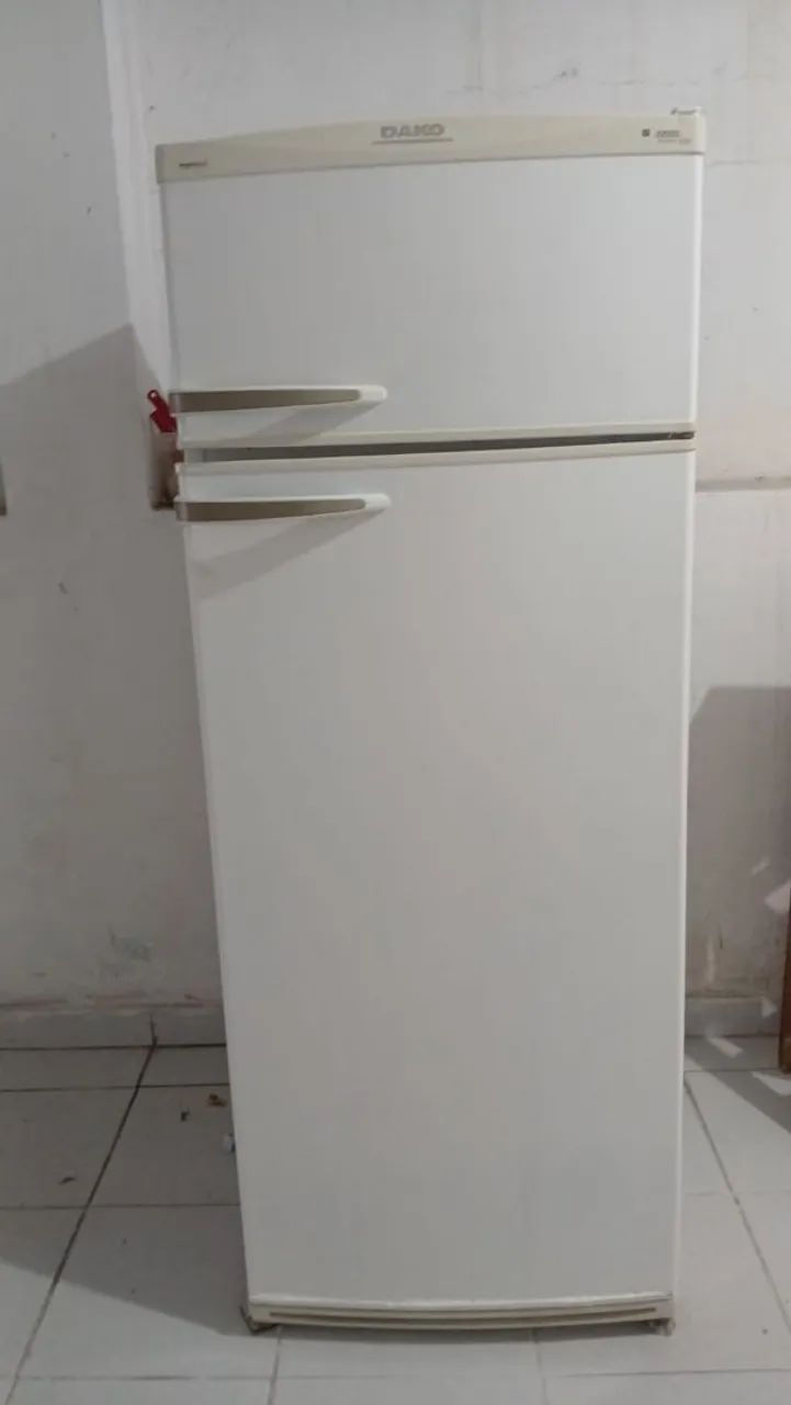 Refrigerador Dako cor branca 