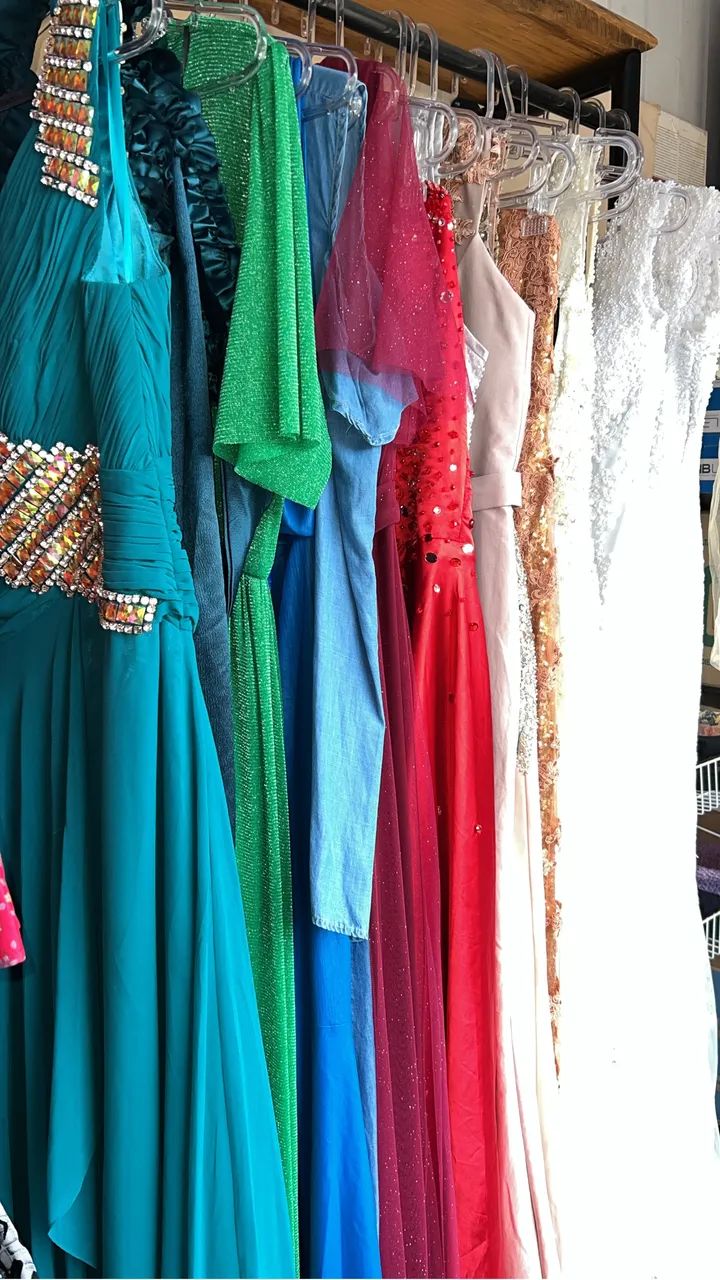 Lote de roupas para brechó 