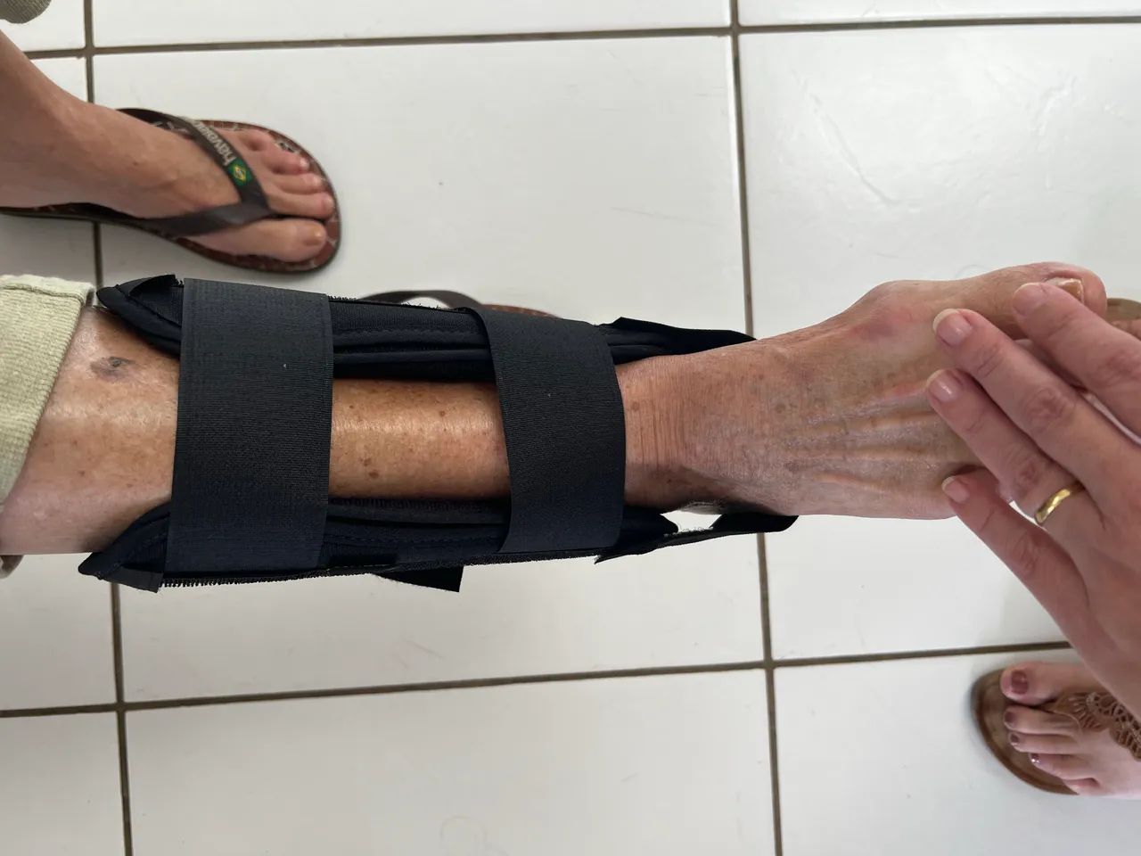 Suporte ortopédico para tornozelo 