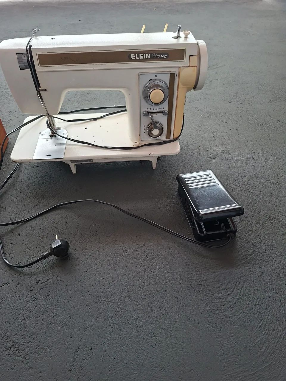 Maquina de  costura Elgin - Foto 4