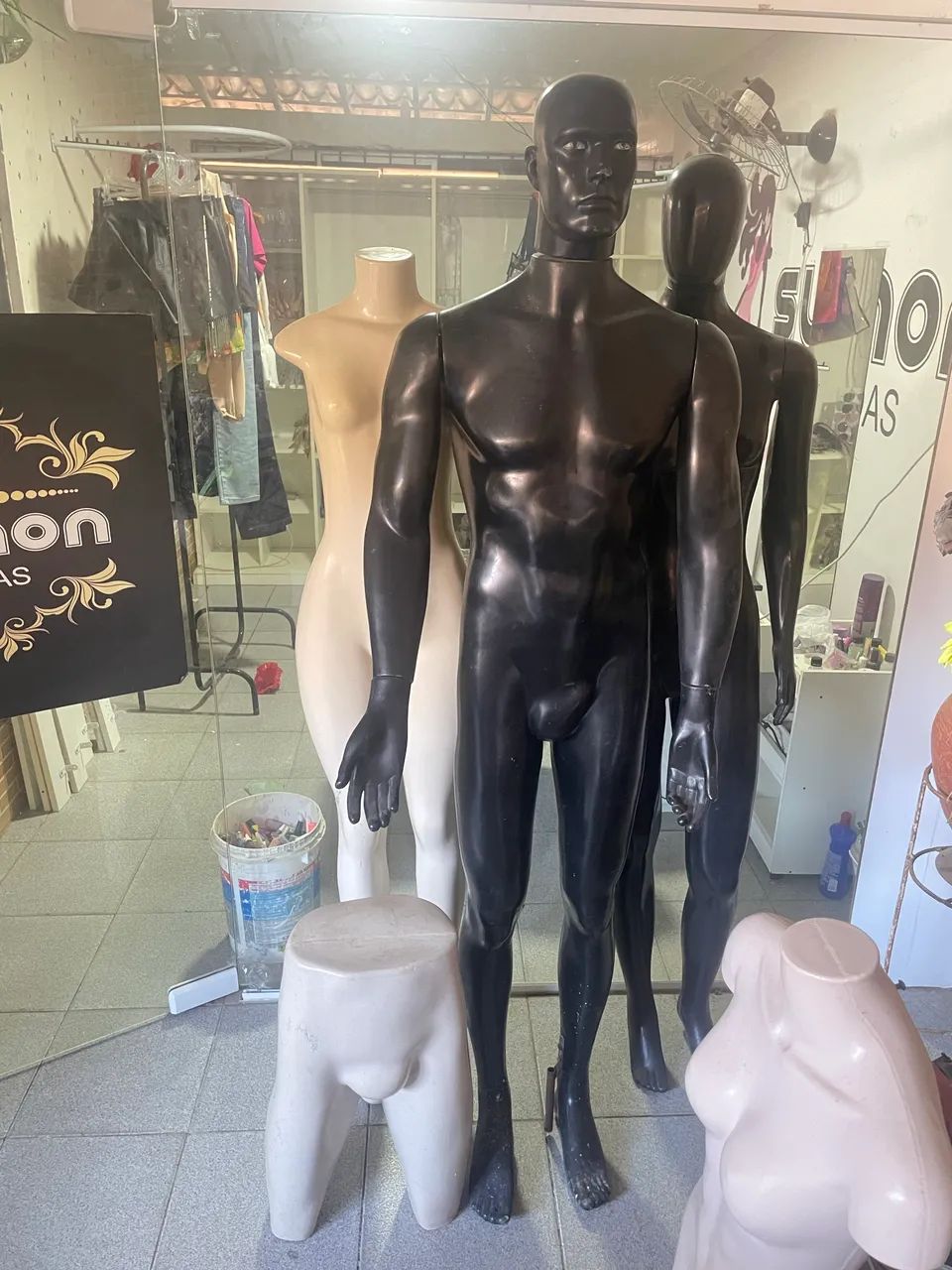 Manequins com suportes  - Foto 2